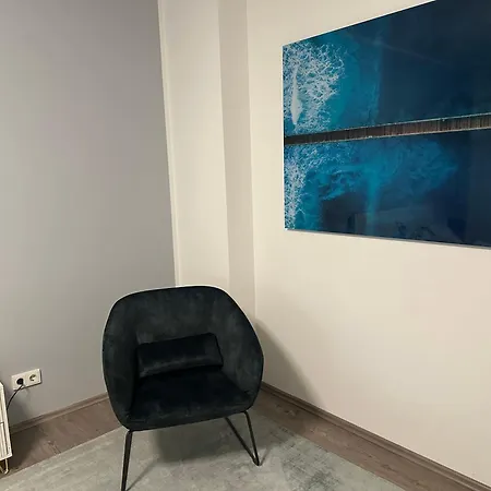 Διαμέρισμα Luxurioese 2,5 Oase Komplett Ausgestattet In Lage *
